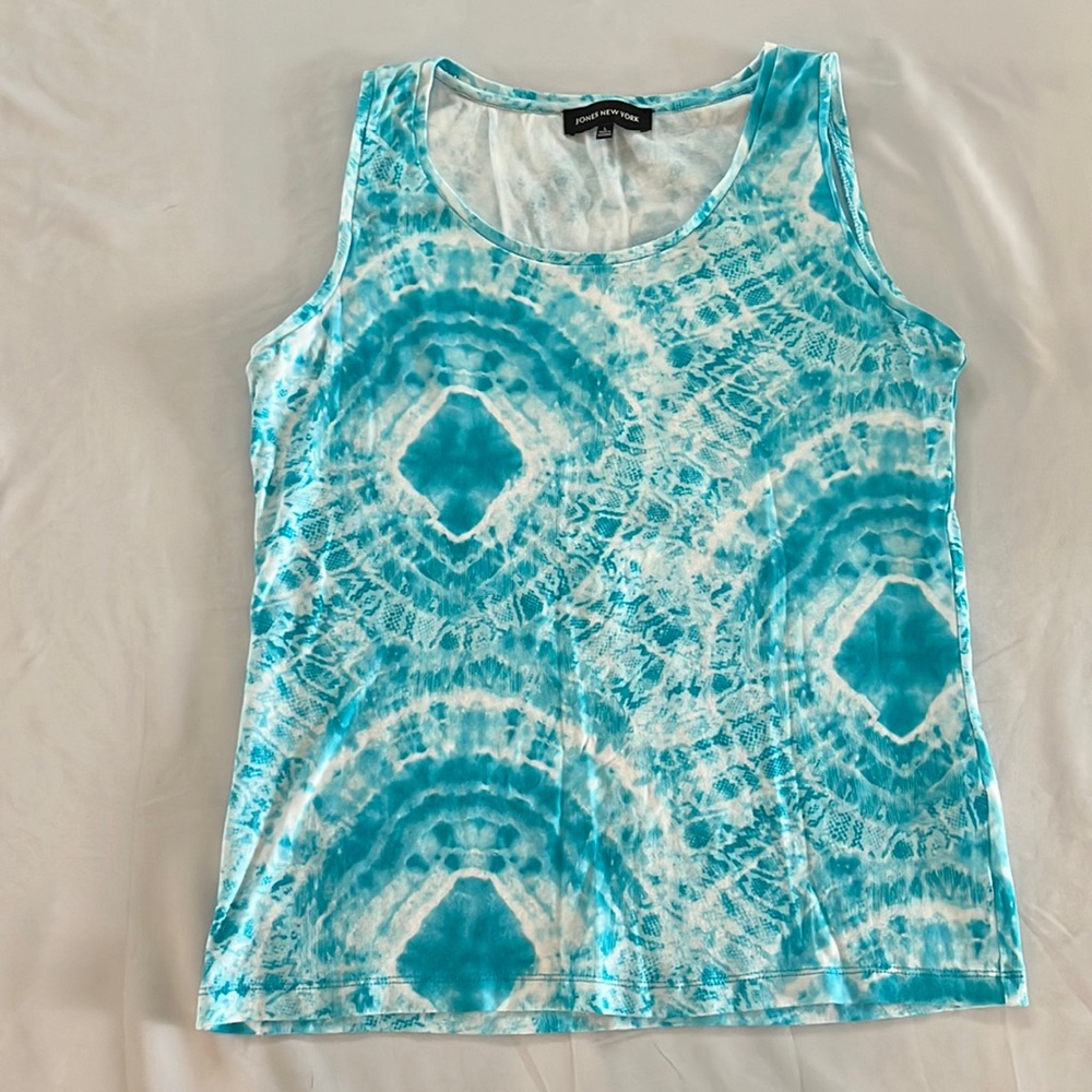 Jones NY stretchy tank
